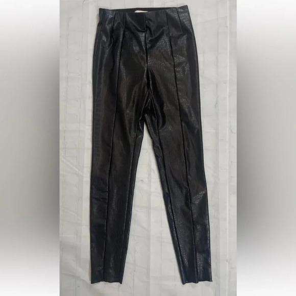 Tops hop Animal Print Black Faux Leather Pants Women’s Size 4 Pull On Skinny fit - Picture 1 of 16